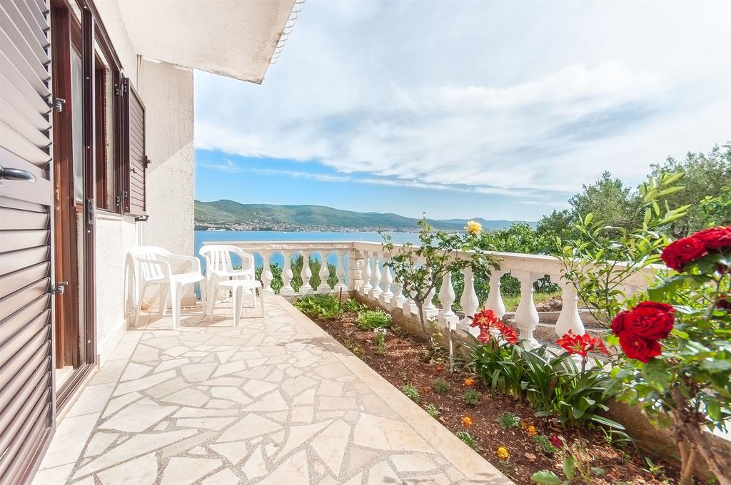 Apartments Natasa Trogir Exterior photo